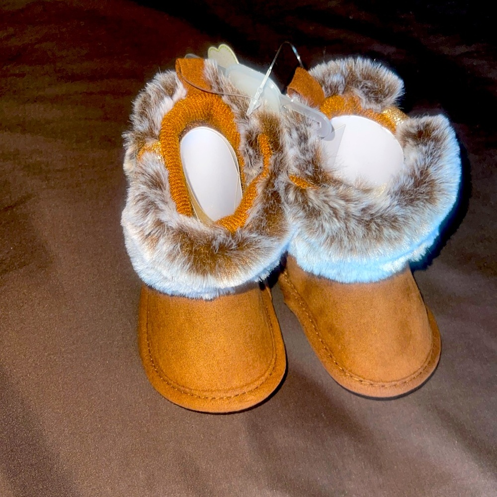 Boot for children from 6 to 9 months size 3 brown color